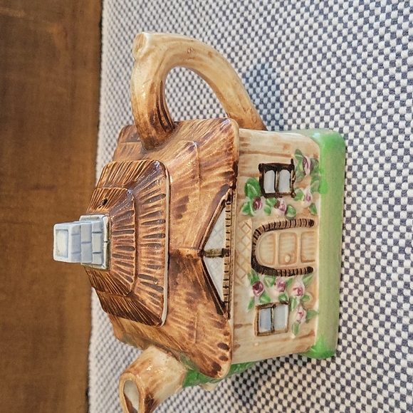 Accents Vintage Cottage Teapot Poshmark